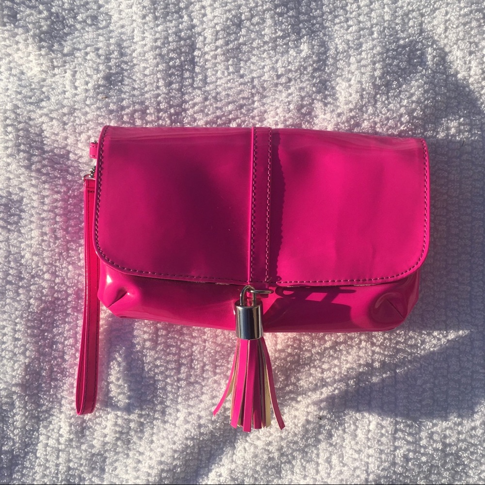 SOLD✨NWOT Hot Pink Patent Tassel Wristlet Purse